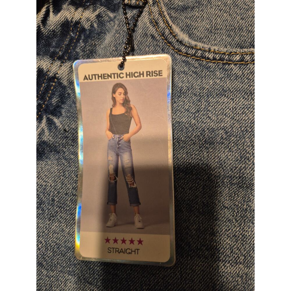 Simple Society NWT High Rise Distressed Mom Jeans | Angel Belt | Light Wash - Picture 8 of 15
